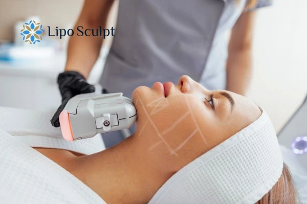 HIFU vs Botulinum Toxin: Understanding the Differences 1 HIFU vs Botox Bootle What is the best option for you?